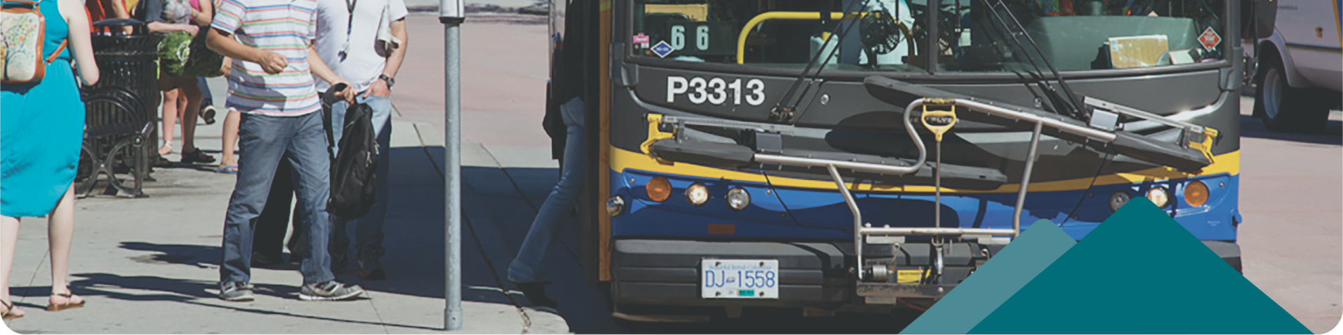 public bus uploading the passengers 